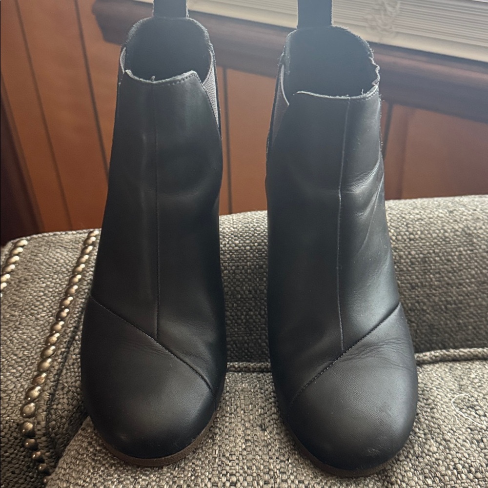 Women’s Toms Black Leather Wedge Ankle Boots - Picture 6 of 11